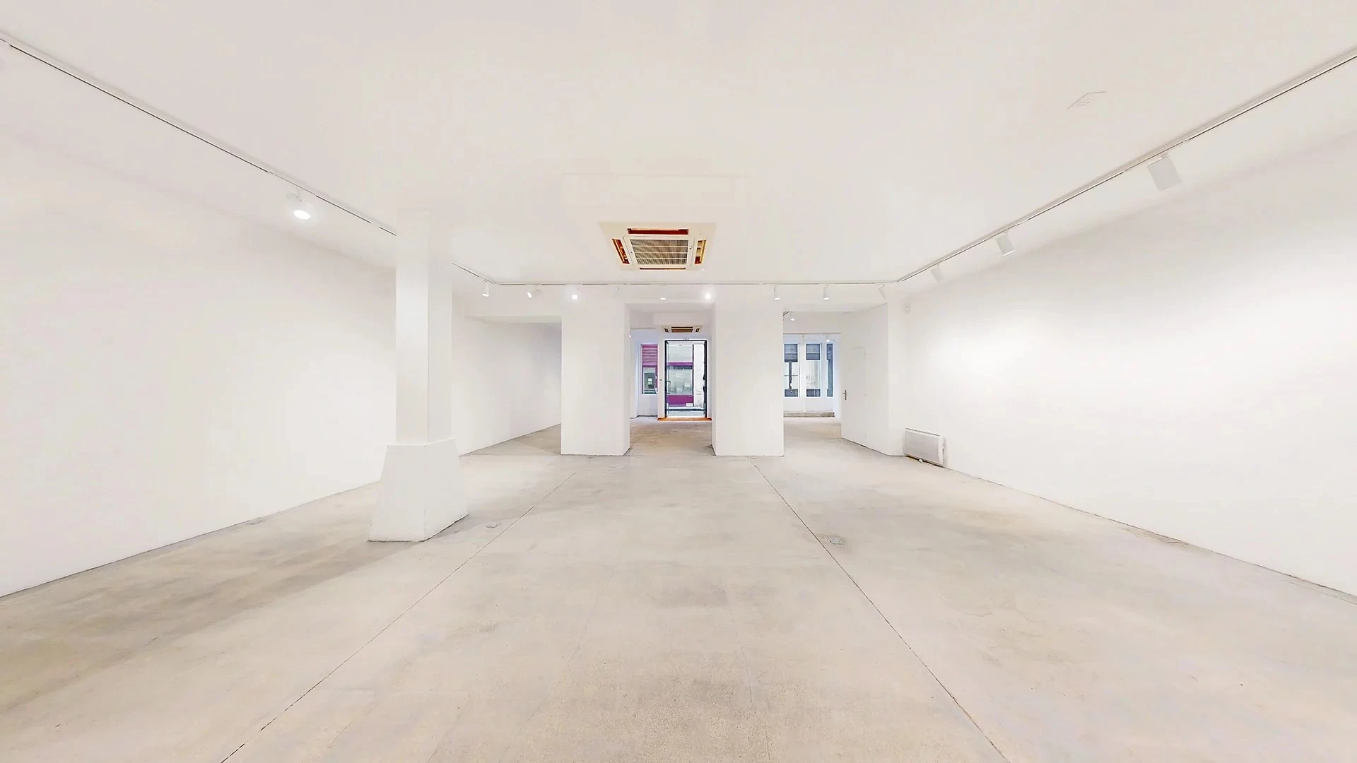 Capital Showroom - Photo 4