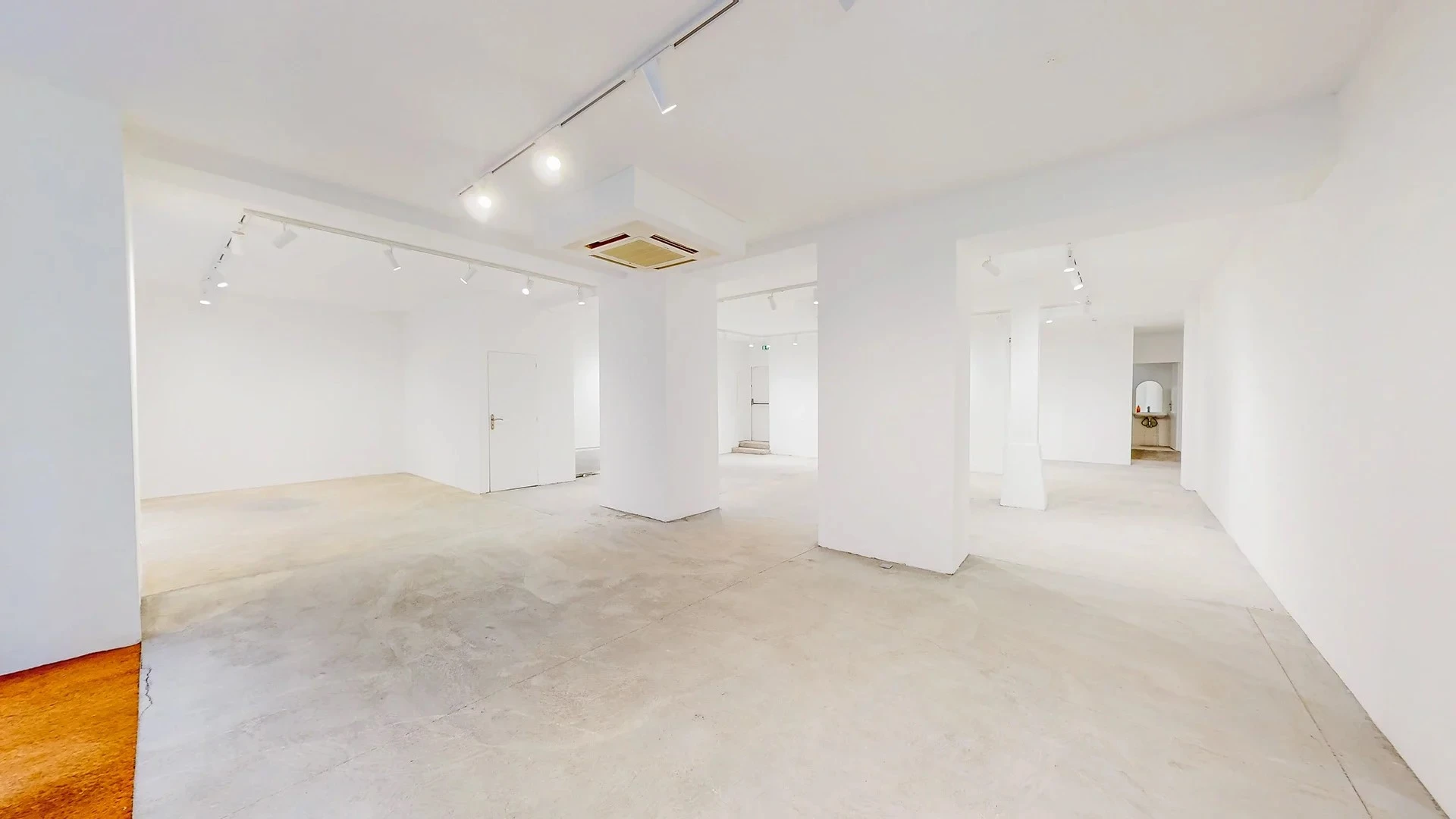 Capital Showroom - Photo 5