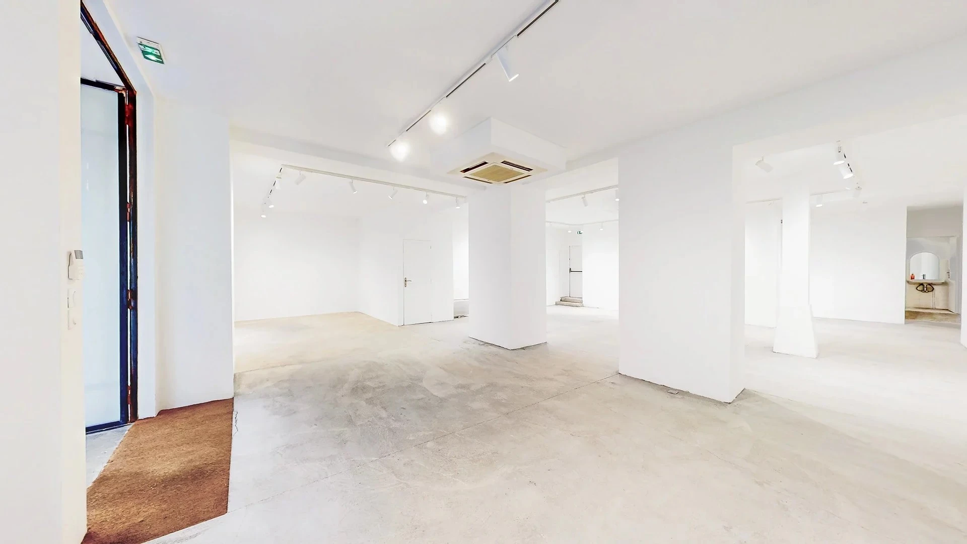Capital Showroom - Photo 6