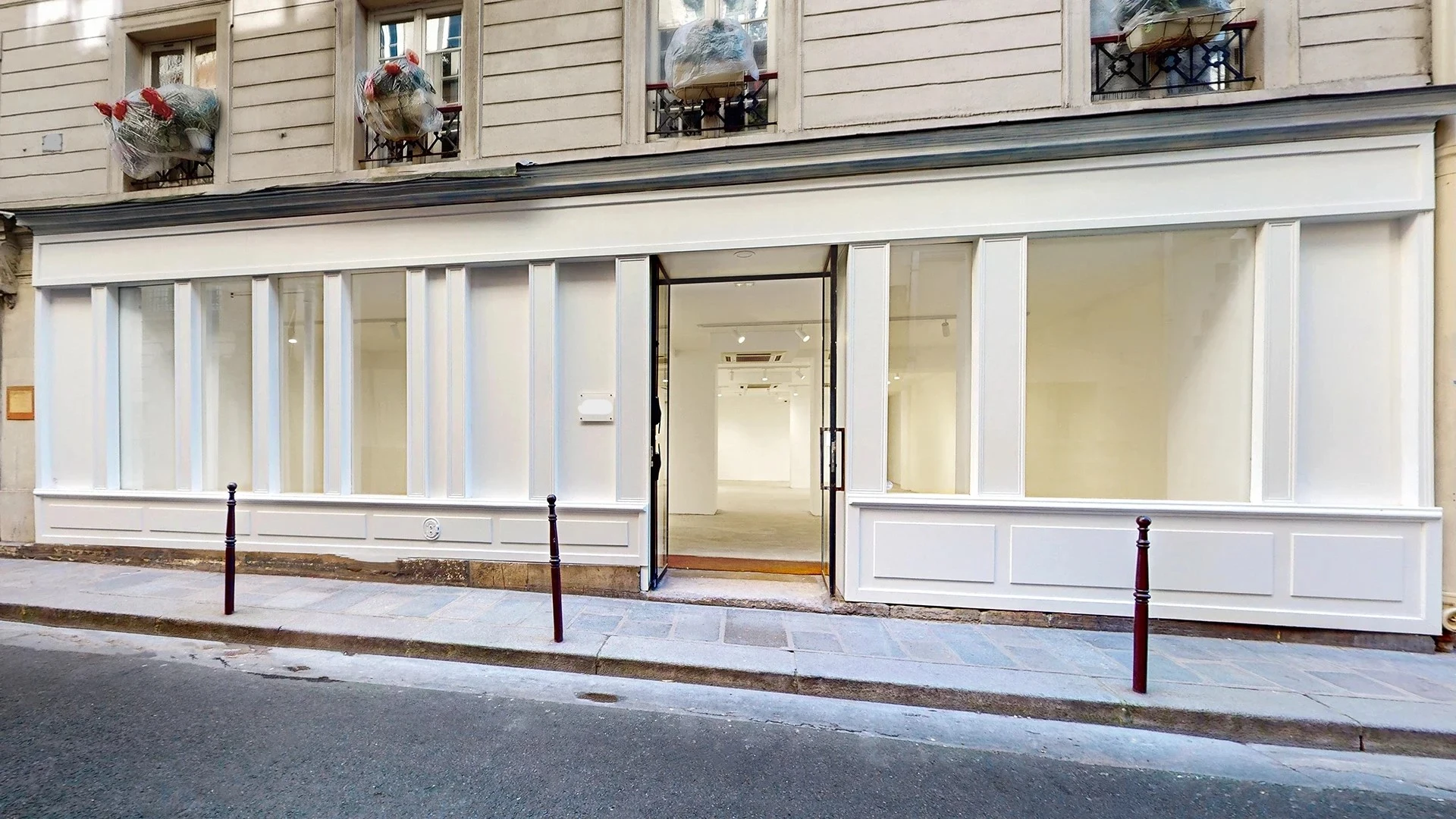 Capital Showroom - Photo 3