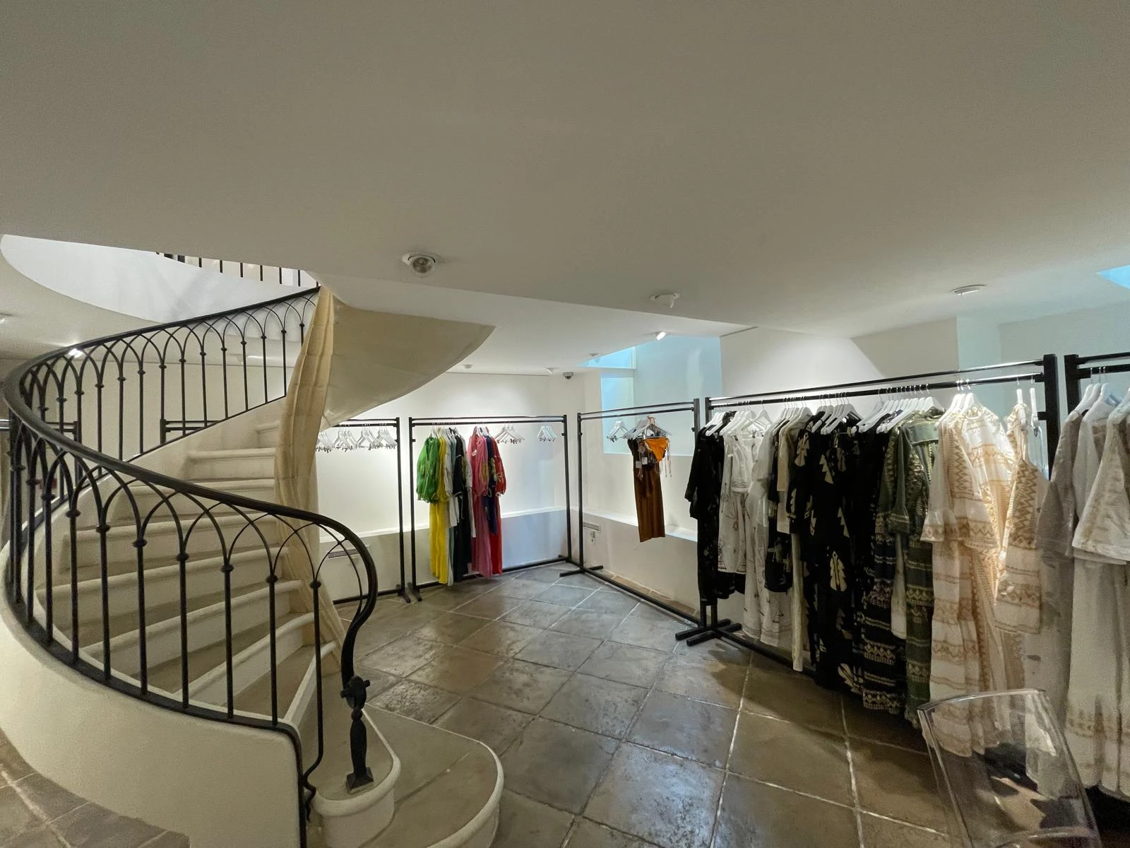 Le showroom des Champs Elysees - Photo 3