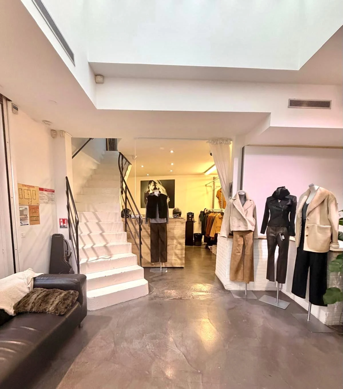 Showroom 111 - Photo 7