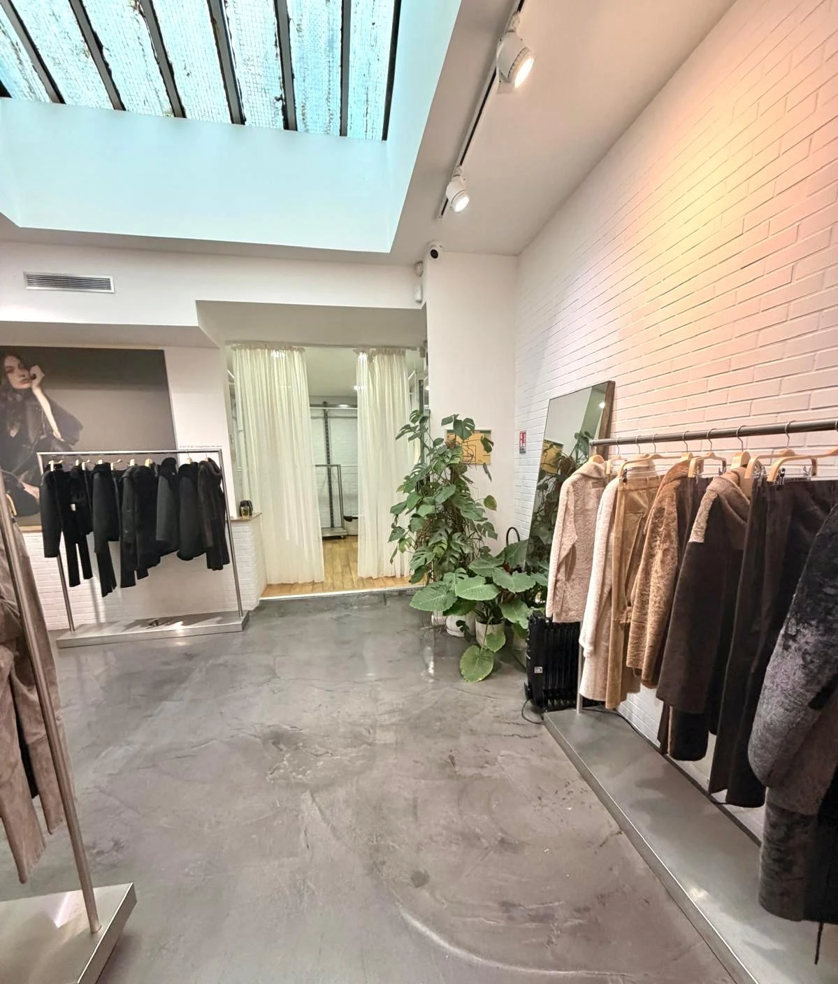 Showroom 111 - Photo 8