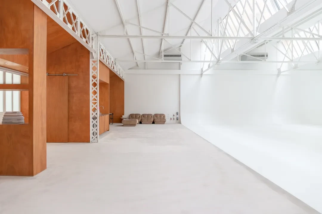 Showroom 70 - Photo 3