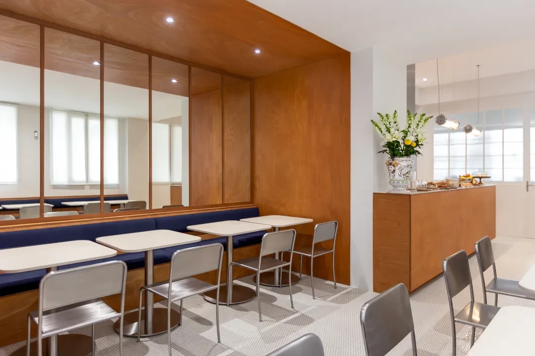 Showroom 70 - Photo 8