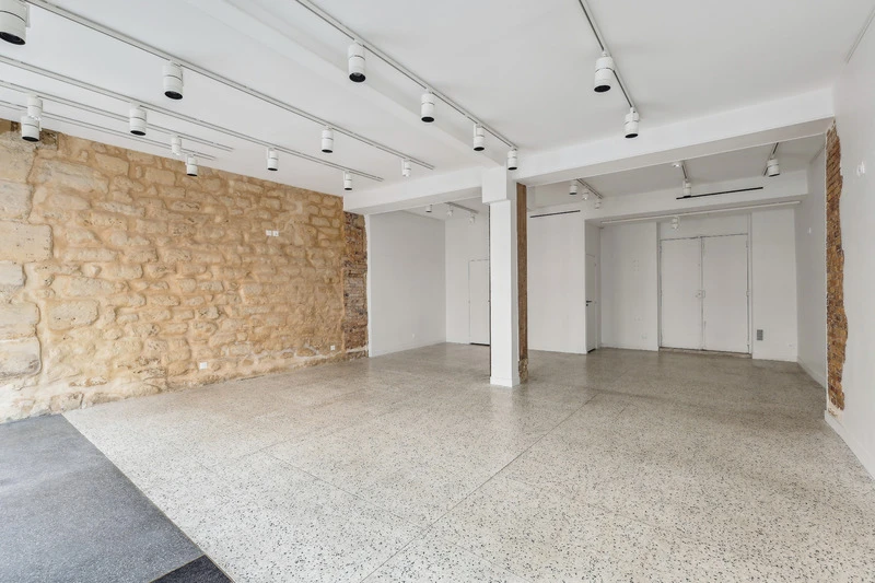 Showroom 84 - Photo 6