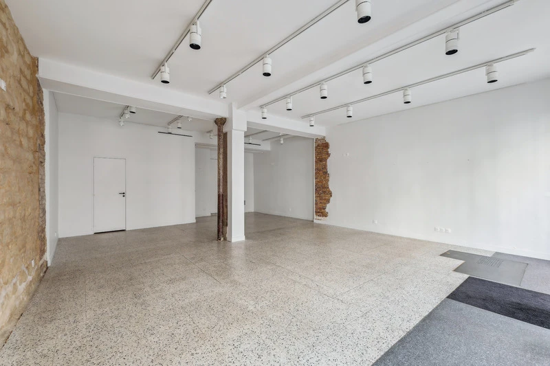 Showroom 84 - Photo 7