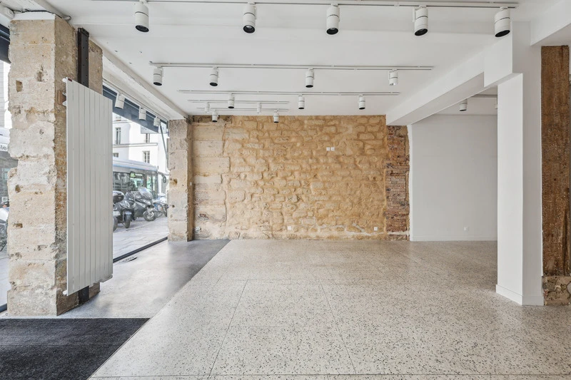 Showroom 84 - Photo 8