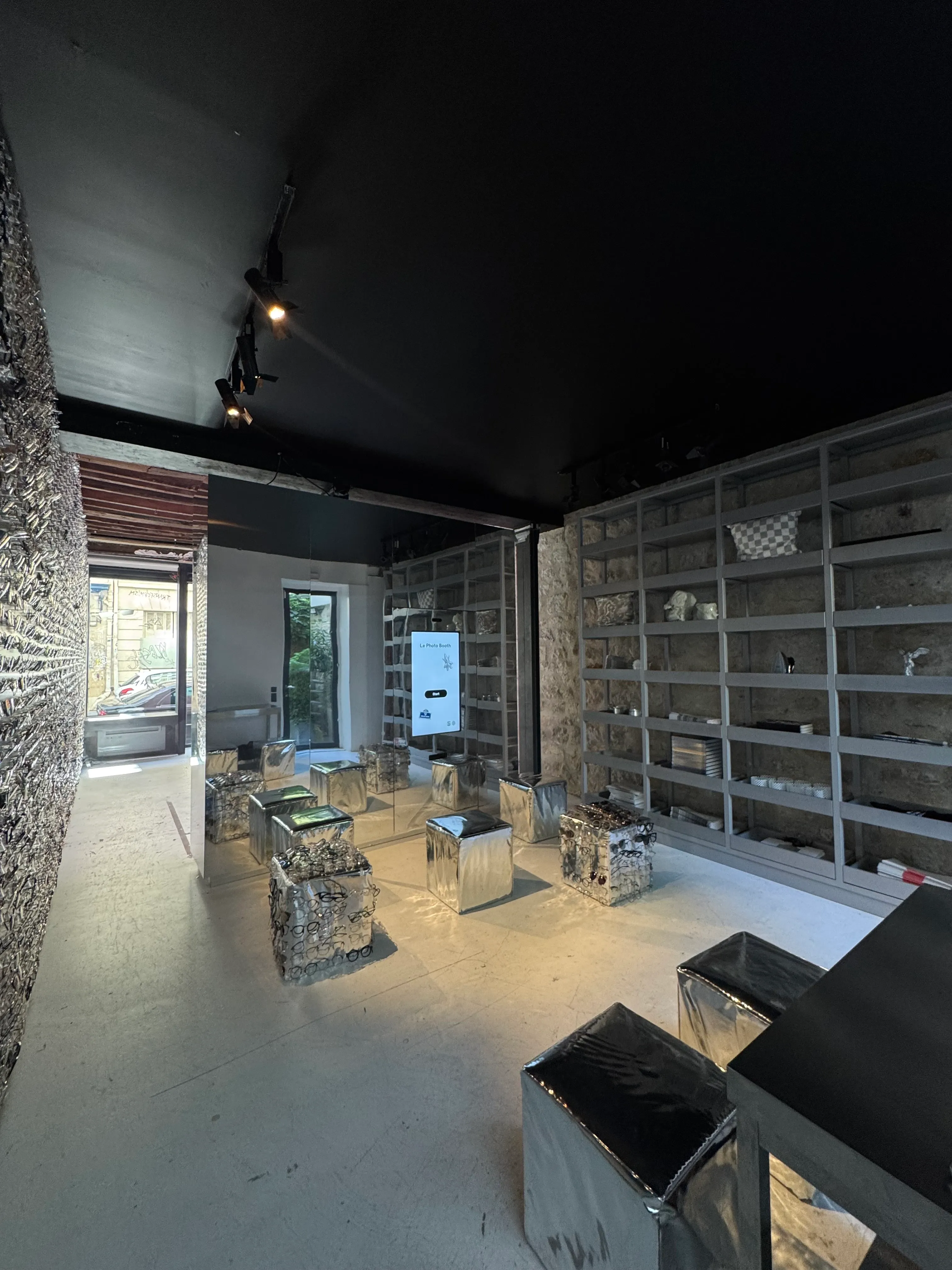 Showroom Harry - Photo 4