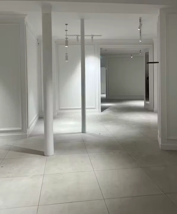 Showroom Lana