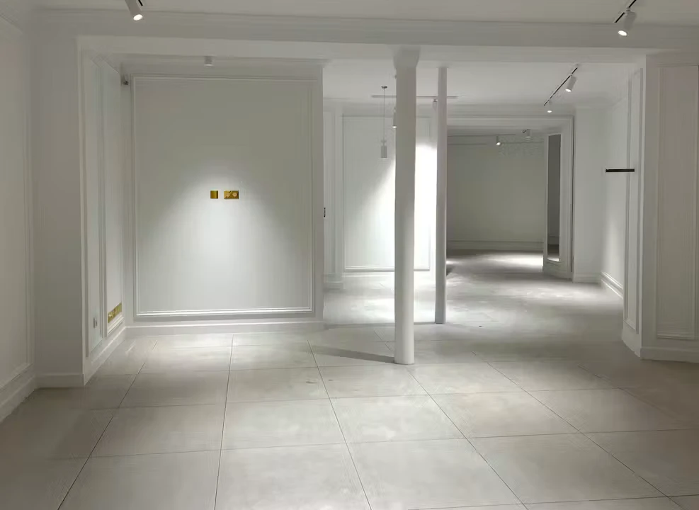 Showroom Lana - Photo 2