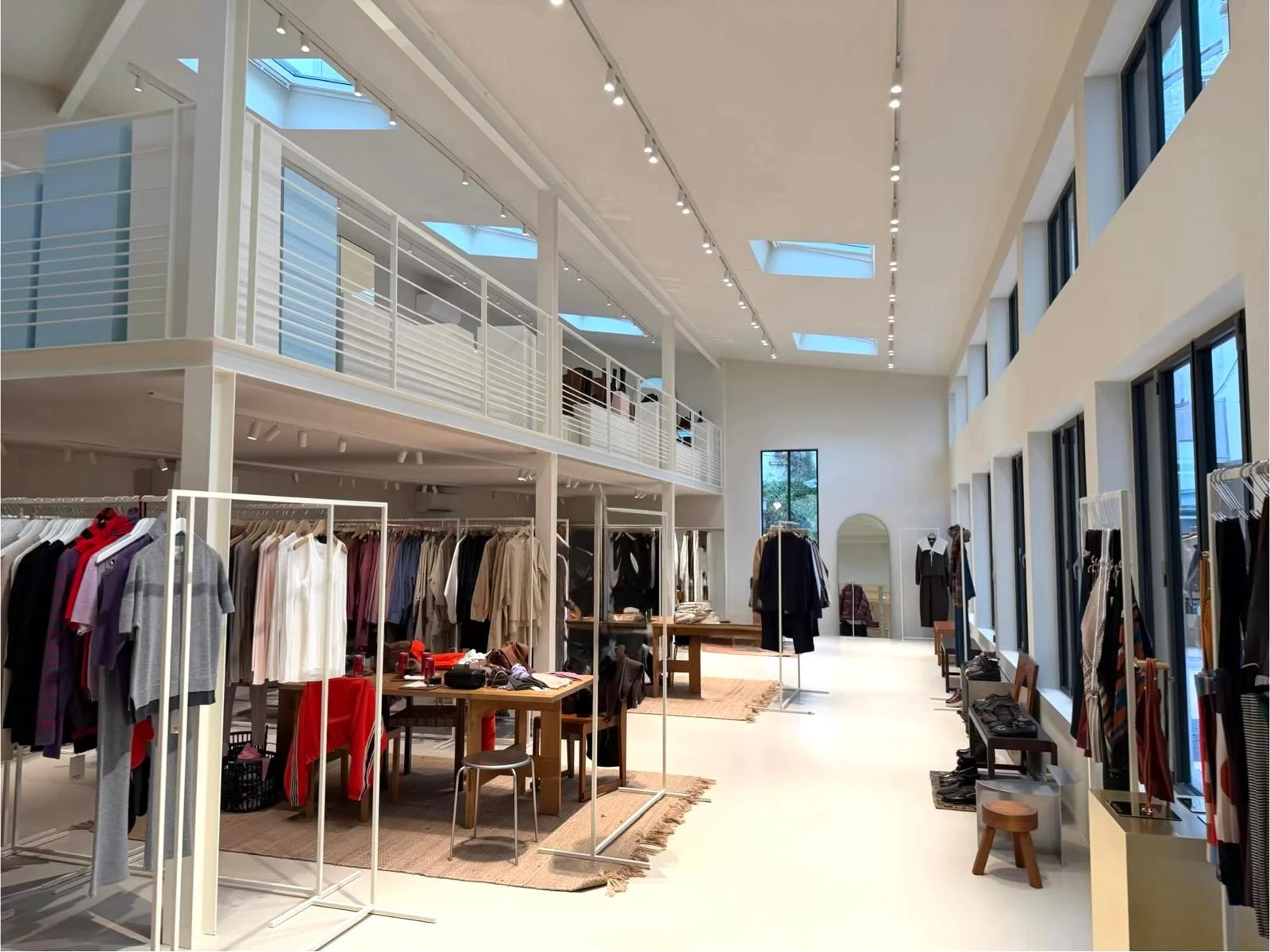 Showroom Redone - Photo 1