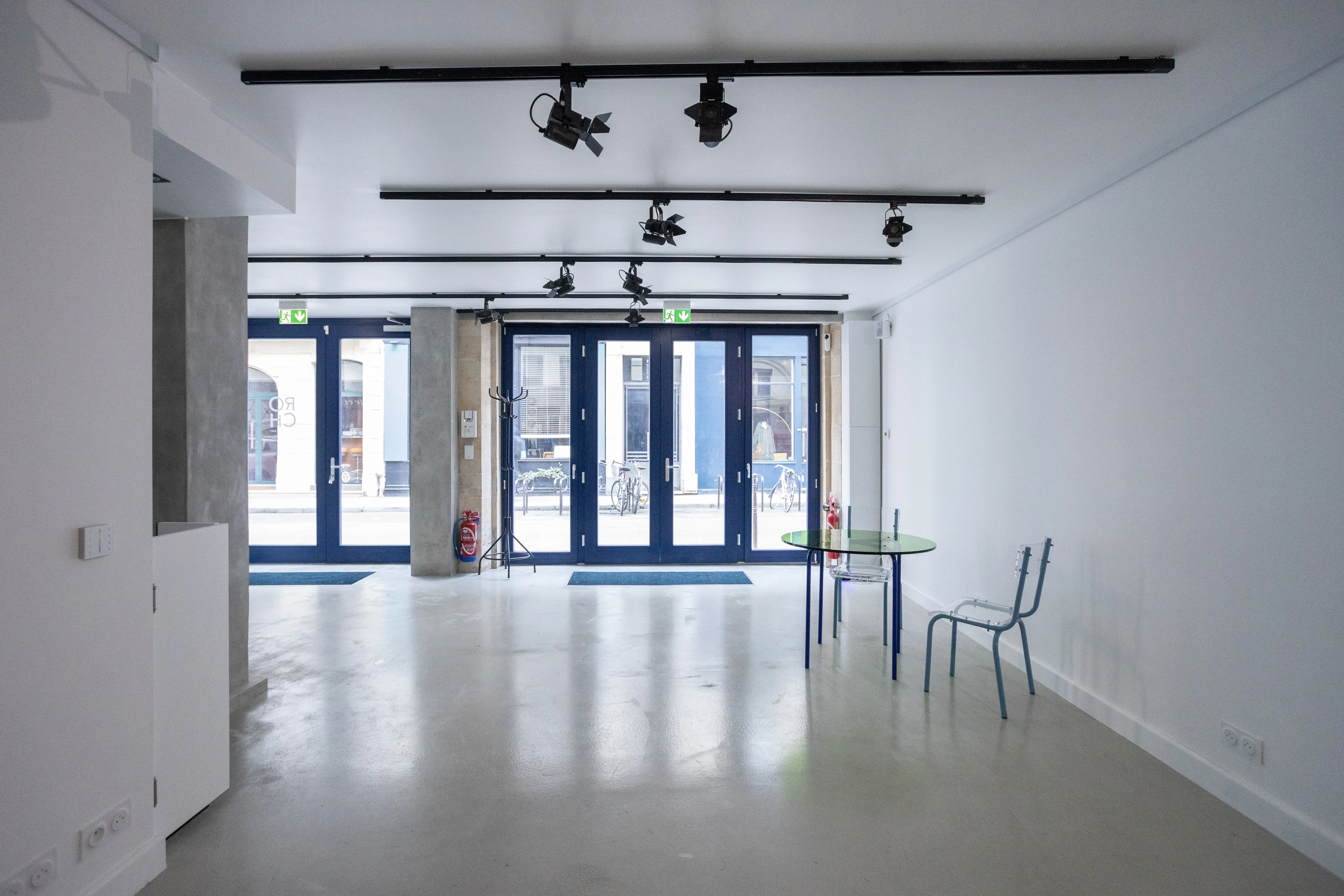 Showroom Roche - Photo 1