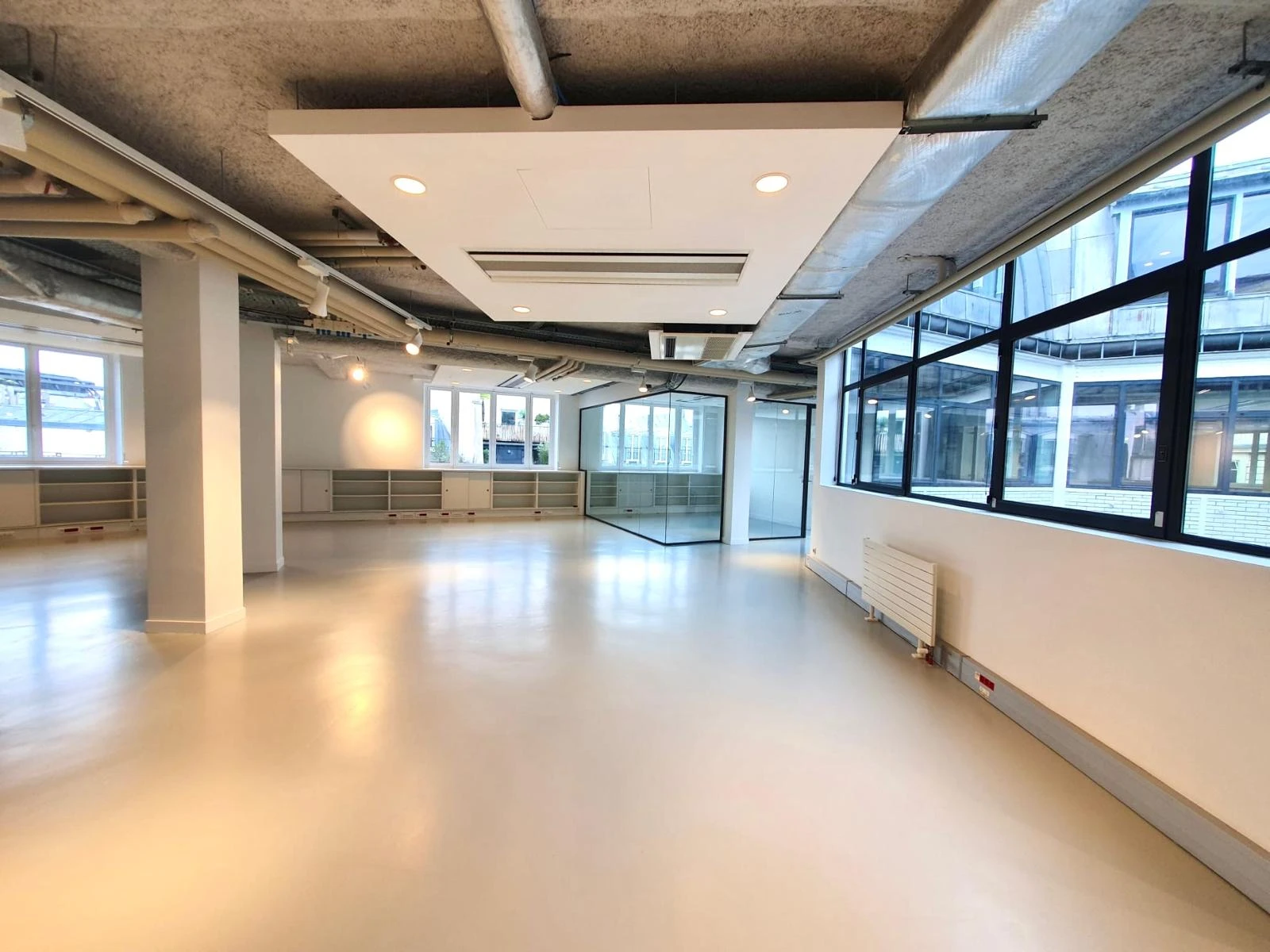 Showroom Seeview - Photo 3