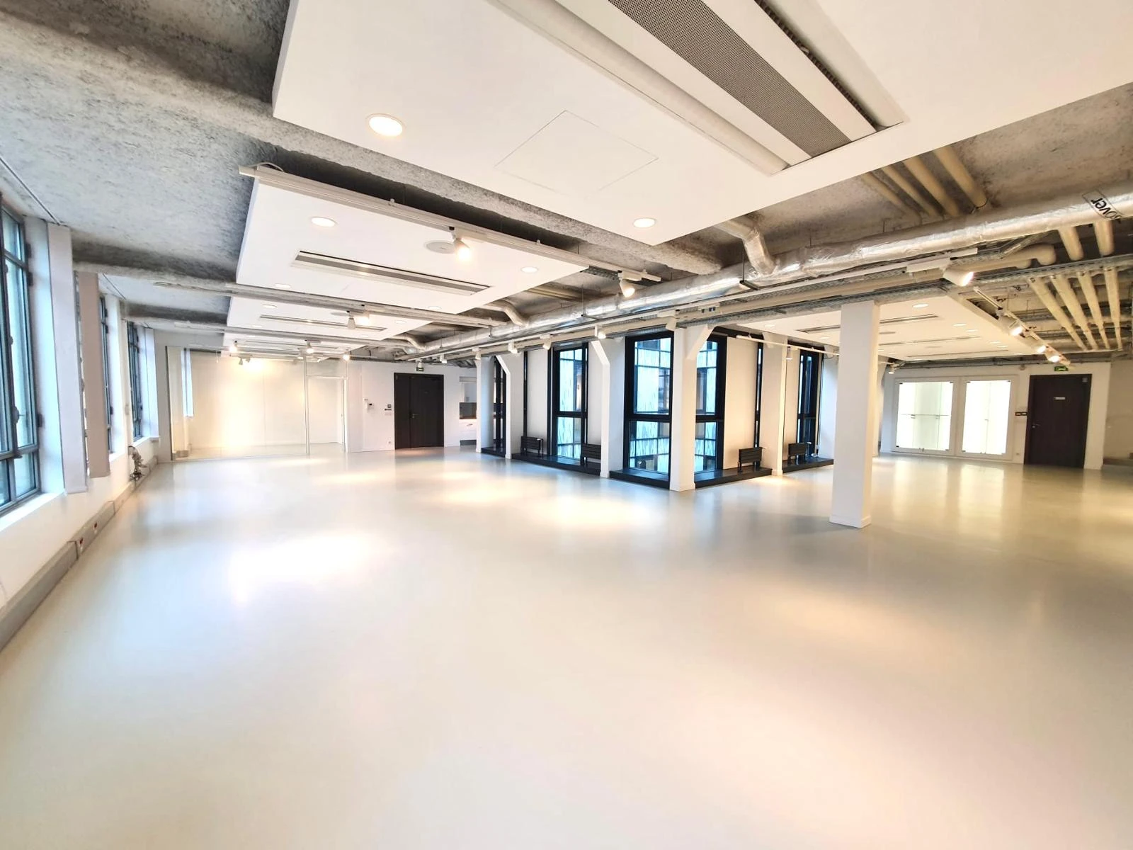 Showroom Seeview - Photo 6