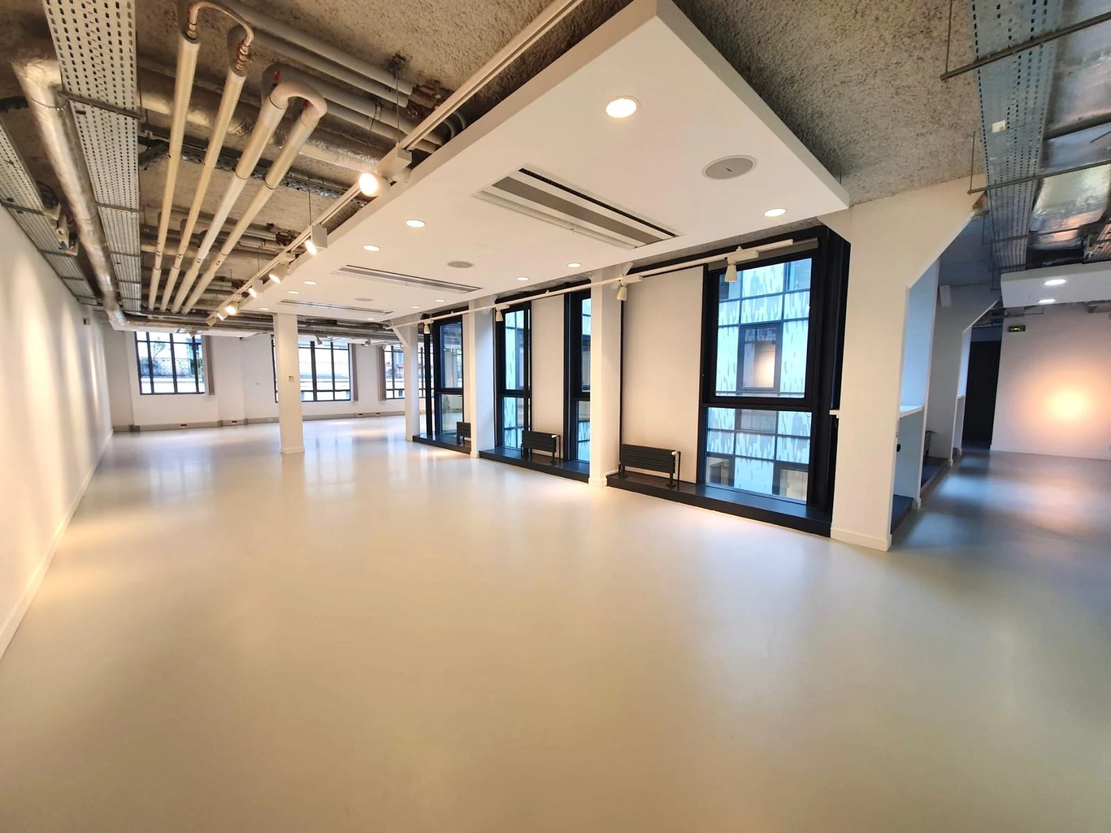 Showroom Seeview - Photo 8