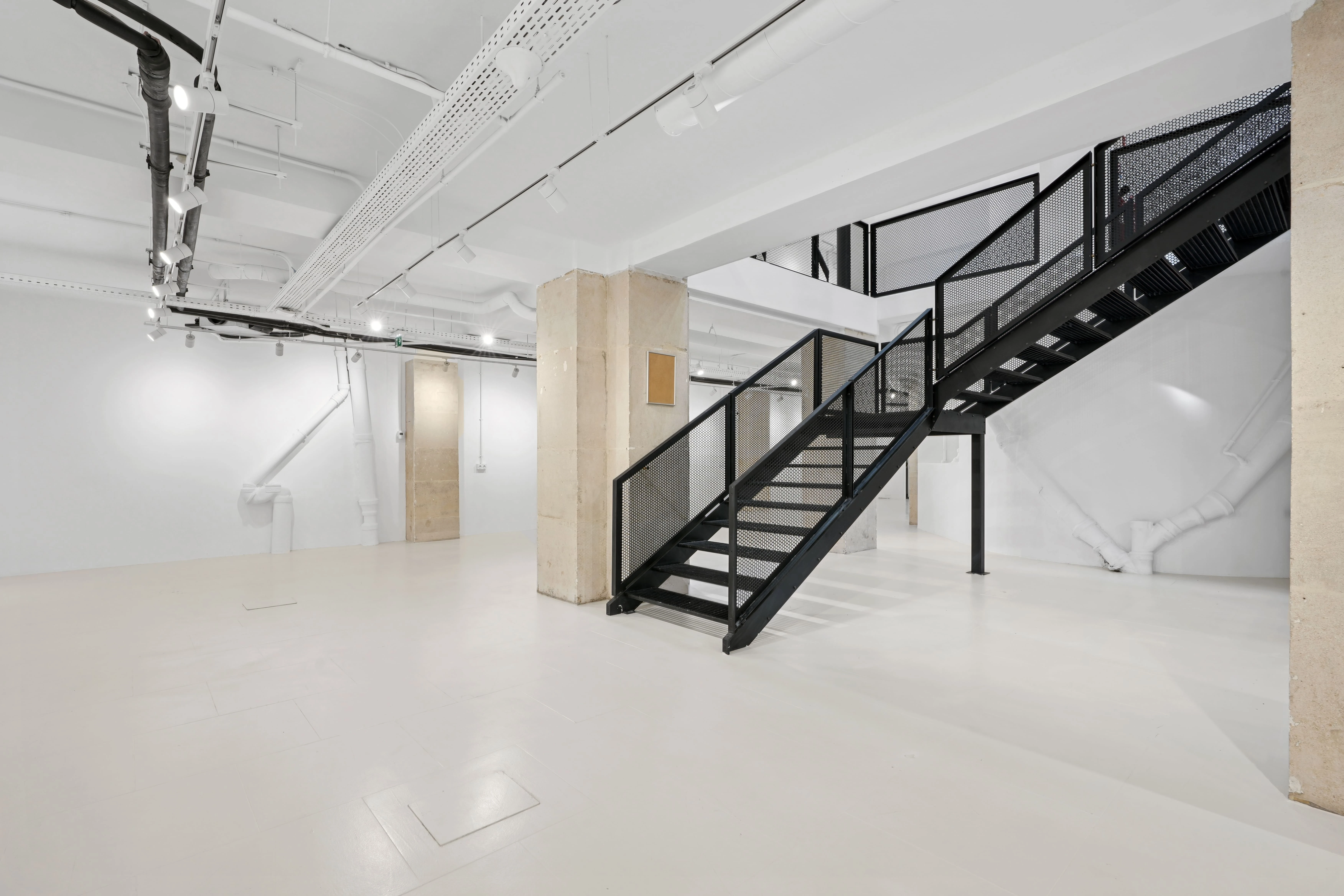 Showroom Sofia - Photo 5