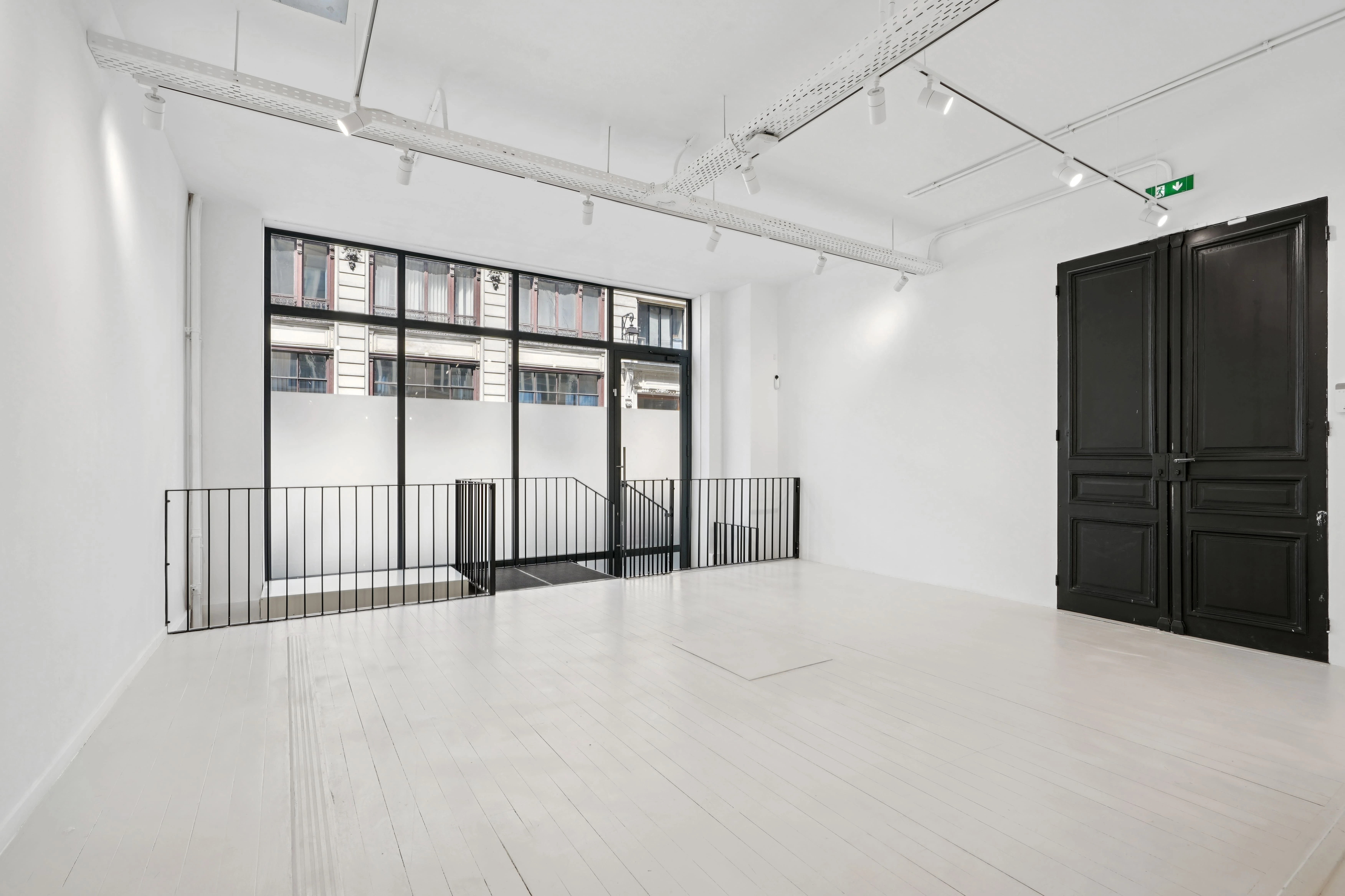 Showroom Sofia - Photo 8
