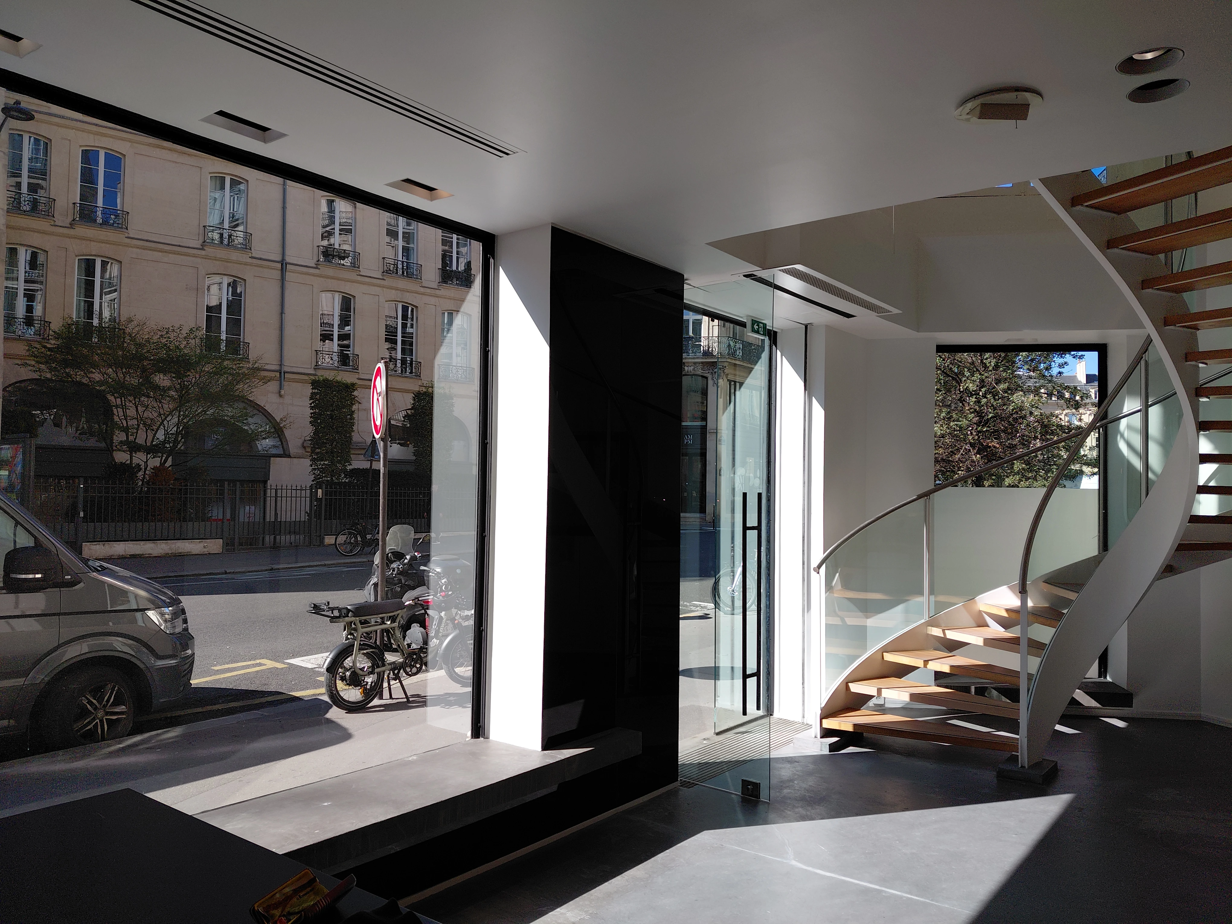 Showroom Victoria - Photo 4