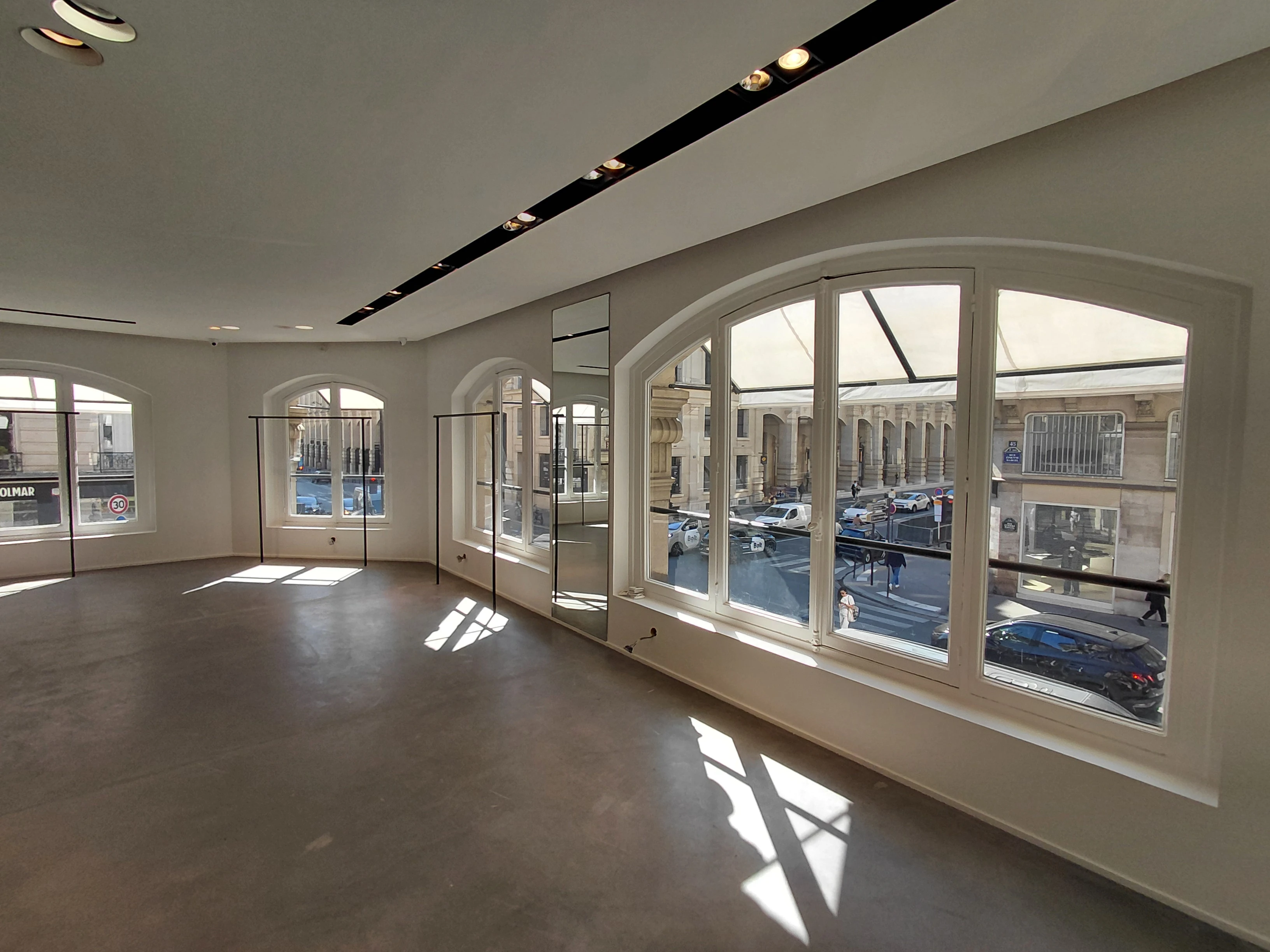 Showroom Victoria - Photo 7