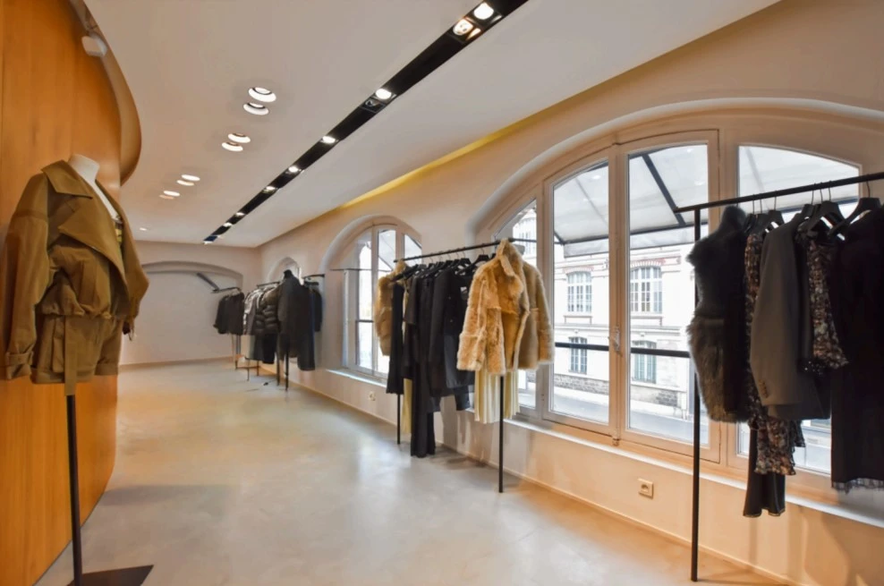 Showroom Victoria - Photo 2
