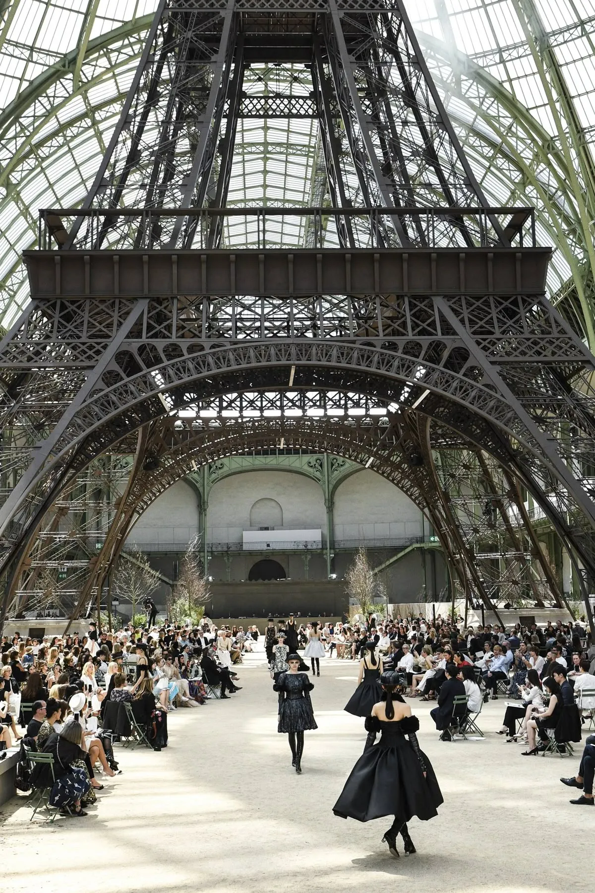 Paris Fashion Week: Warum die Stadt immer noch den Standard setzt — illustration 1